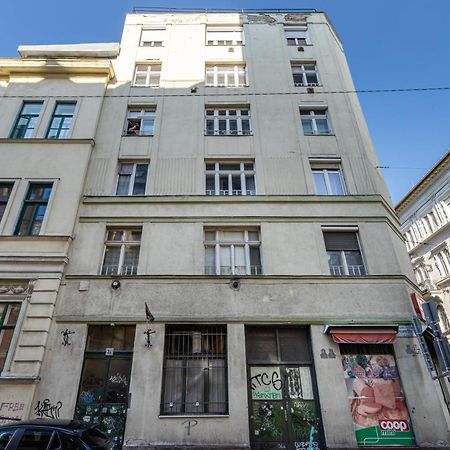 Cozy Little Flat In The City Center Budapeste Exterior foto