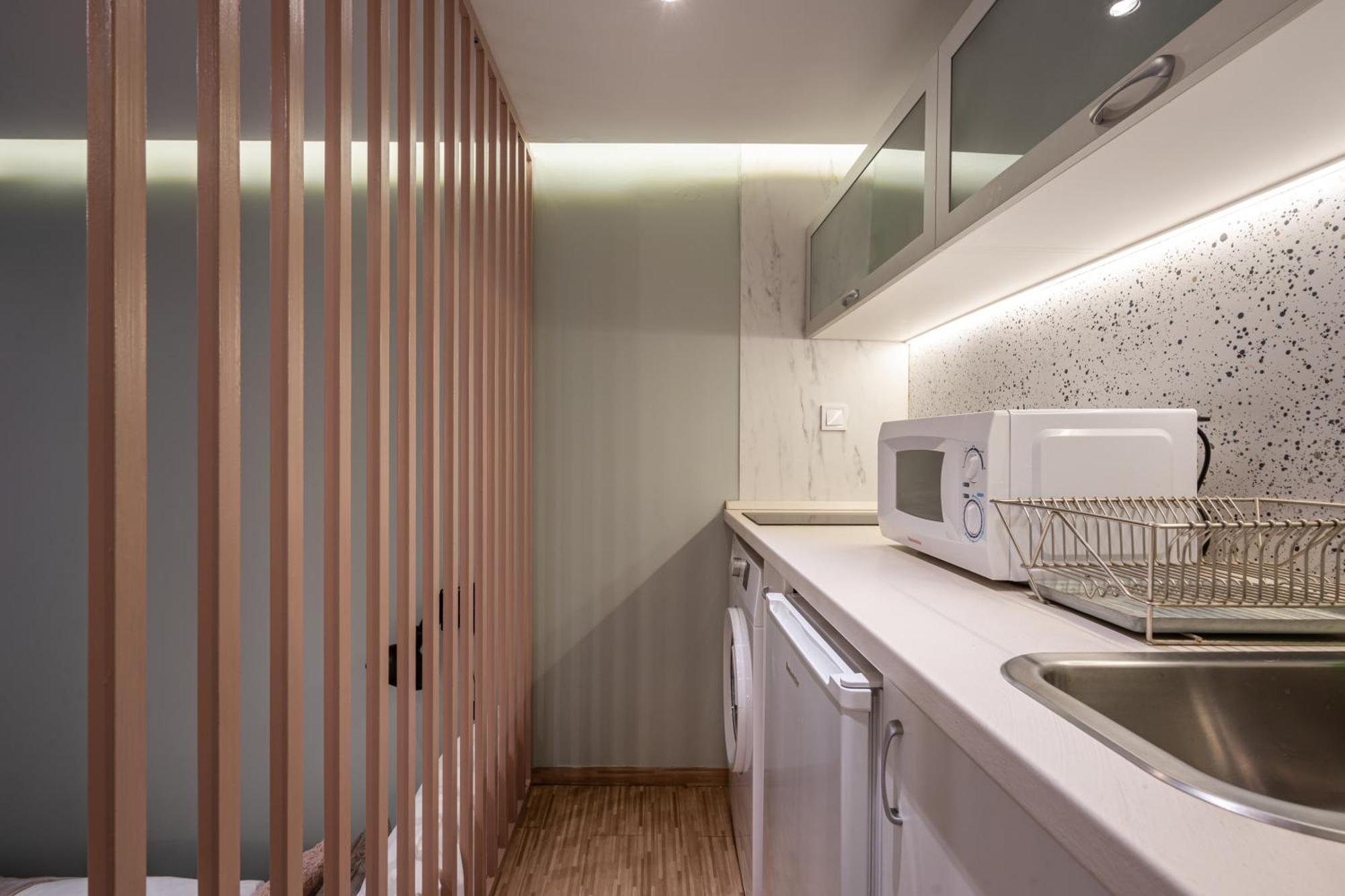 Cozy Little Flat In The City Center Budapeste Exterior foto
