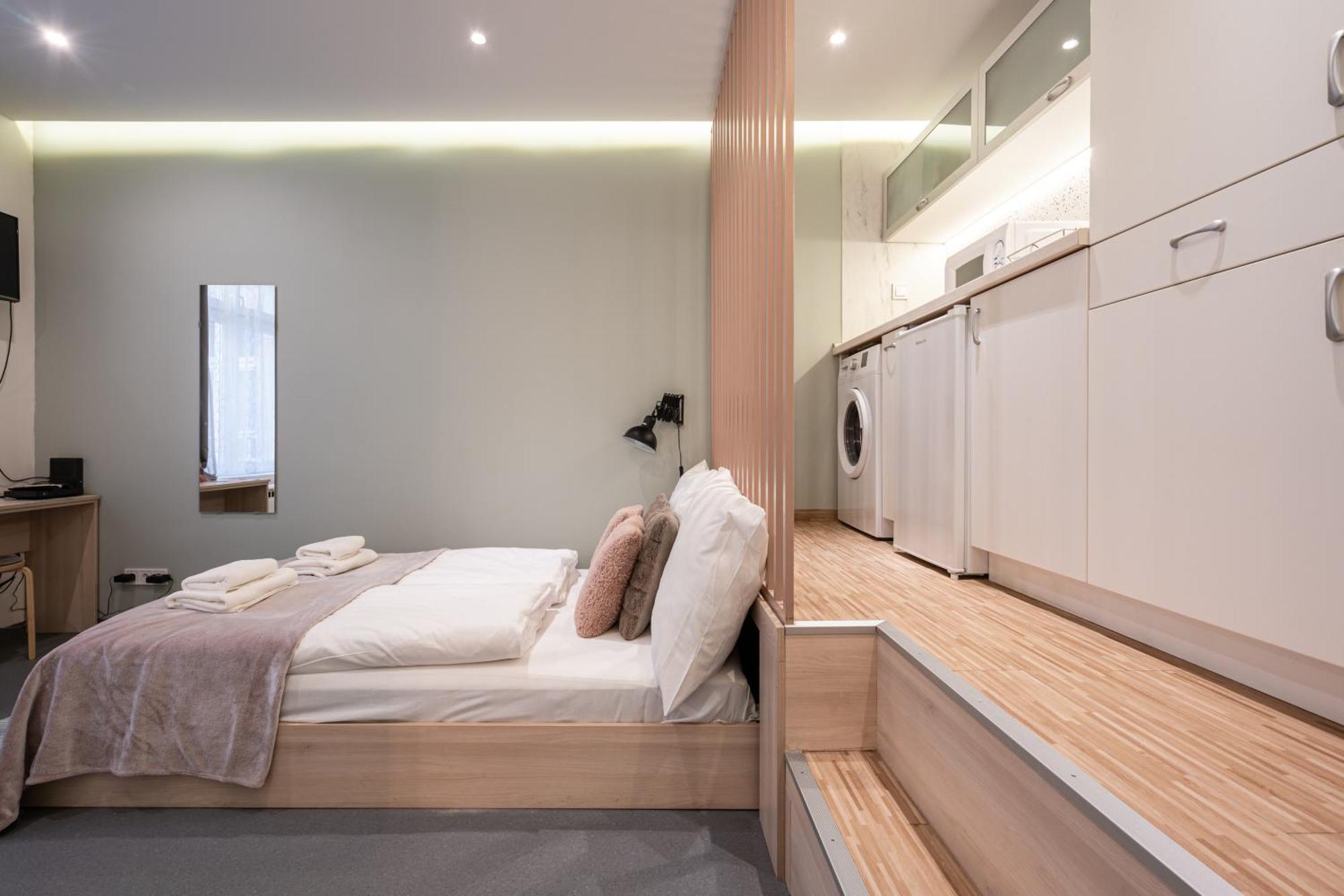Cozy Little Flat In The City Center Budapeste Exterior foto